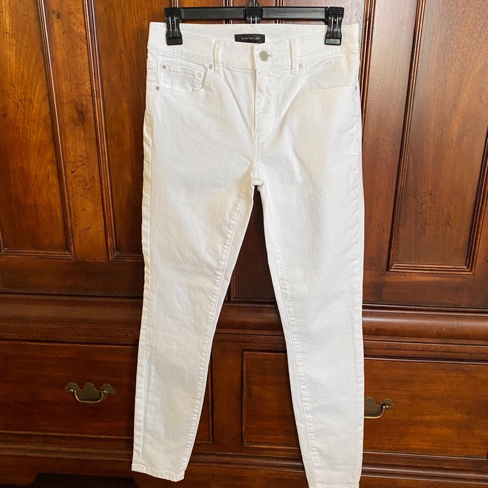 Ann Taylor White Skinny Jeans size 0 NWOT!